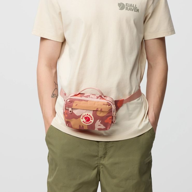 FJÄLLRÄVEN Kånken Graphics Hip Pack ChalkRose-Hidden Animals