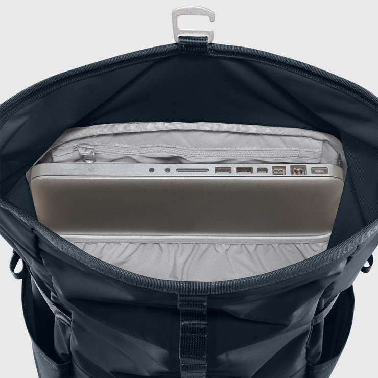 FJÄLLRÄVEN High Coast Foldsack 24 Blackberry