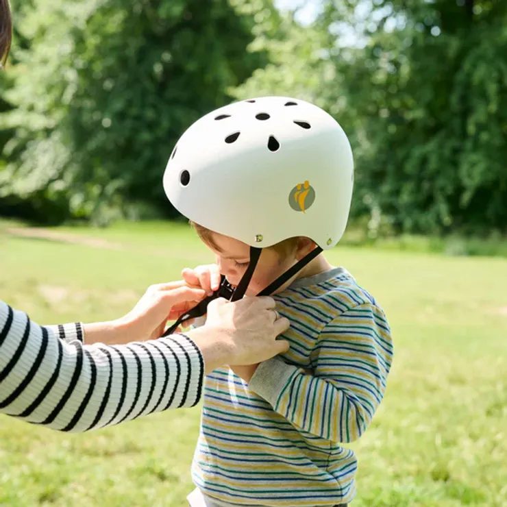 LITTLELIFE Bike Helmet; white