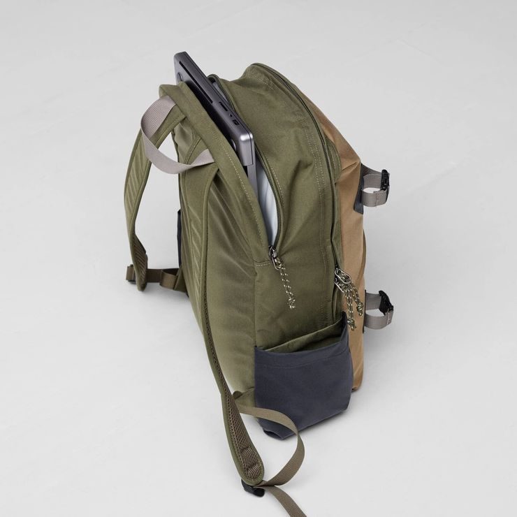 FJÄLLRÄVEN Vardag Backpack 17 Violette-Coal Black