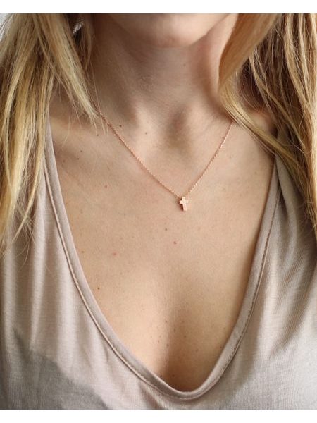 MUST HAVE series: Delicate Rose Gold Cross