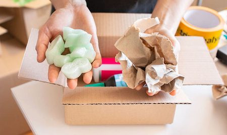 Mit tegyünk a dobozokba? 6 térkitöltő anyag nagyszerű összehasonlítása