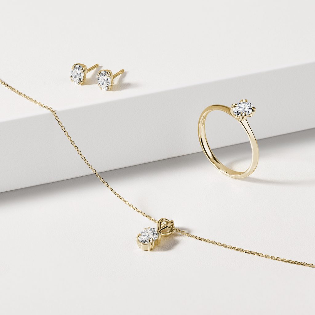 VERLOBUNGSRING MIT OVALEM DIAMANTEN IN GELBGOLD - VERLOBUNGSRINGE DIAMANTEN - VERLOBUNGSRINGE