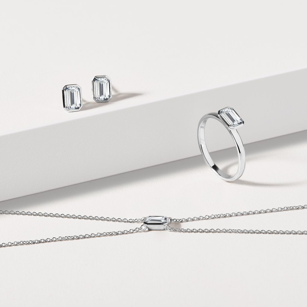 BOUCLES D'OREILLES EN OR BLANC ET DIAMANTS DE SYNTHÈSE - PUCES D'OREILLES EN DIAMANT - BOUCLES D'OREILLES