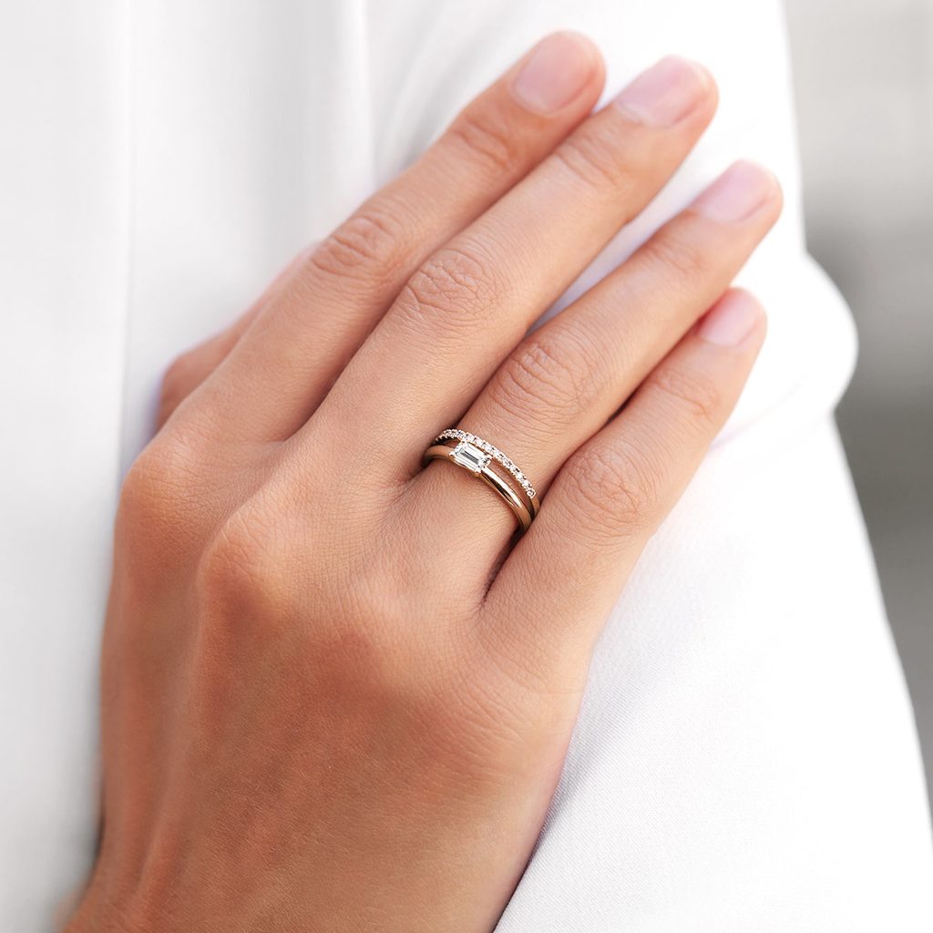 BAGUE EN OR ROSE ET DIAMANT DE SYNTHÈSE SOLITAIRE - BAGUES EN OR ROSE - BAGUES