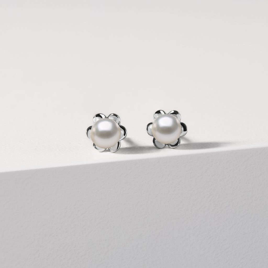 PEARL FLOWER STUD EARRINGS IN WHITE GOLD - PEARL EARRINGS - PEARL JEWELRY