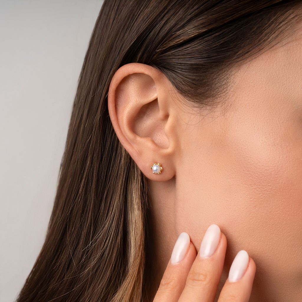 PEARL FLOWER STUD EARRINGS IN YELLOW GOLD - PEARL EARRINGS - PEARL JEWELRY