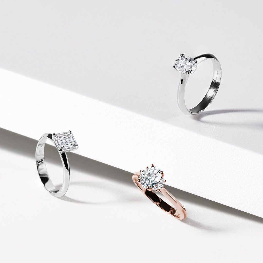 ROSE GOLD OVAL DIAMOND RING WITH SIDE DIAMONDS - DIAMOND ENGAGEMENT RINGS - ENGAGEMENT RINGS