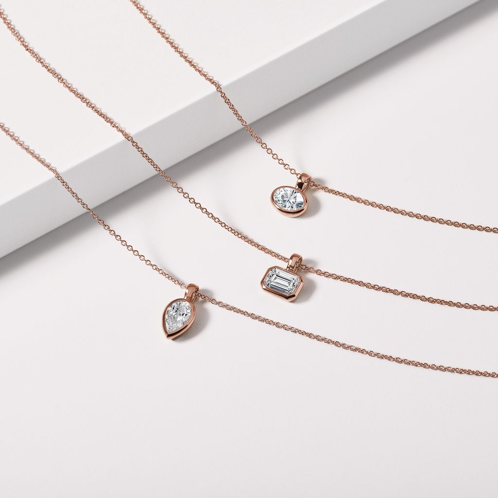 HALSKETTE MIT SMARAGDGESCHLIFFENEM DIAMANTEN IN ROSÉGOLD - KETTEN MIT DIAMANTEN - KETTEN