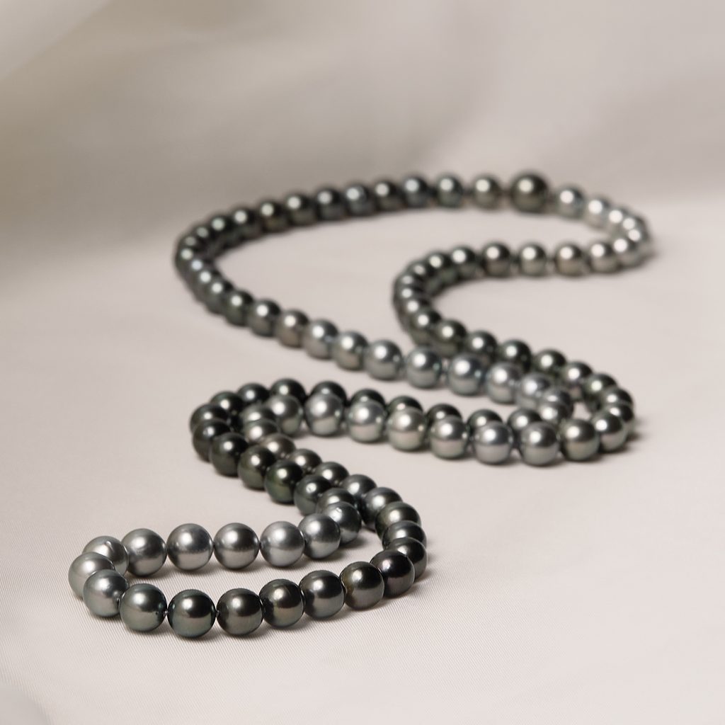 NÁHRDELNÍK OMBRÉ Z TAHITSKÝCH PERÁL - PERLOVÉ NÁHRDELNÍKY - PERLY