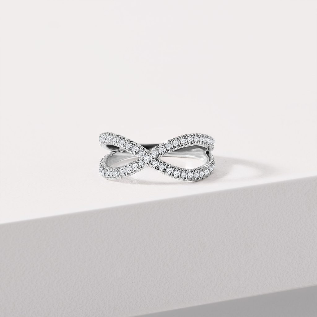 BAGUE DOUBLE ANNEAU EN OR BLANC SERTIE DE DIAMANTS - BAGUES EN DIAMANT - BAGUES