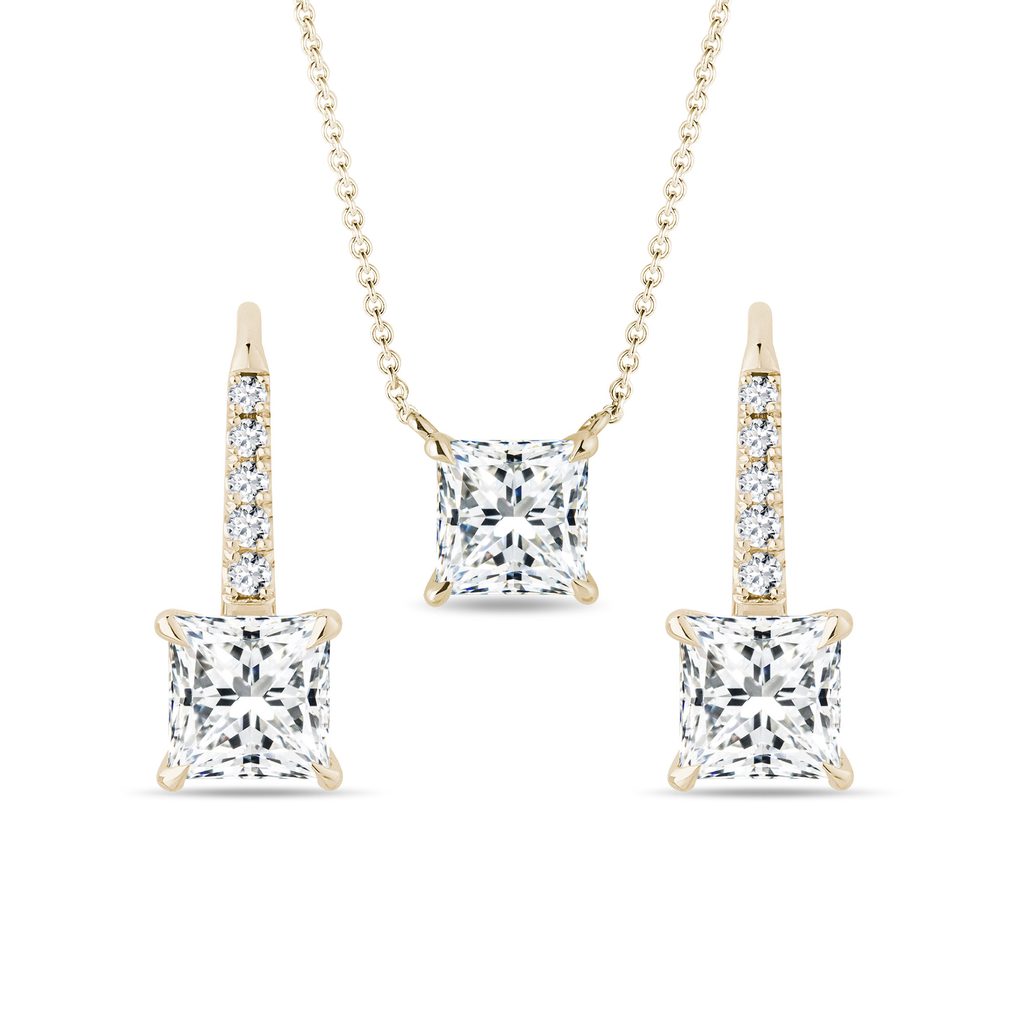 Parure de bijoux avec diamants de laboratoire en or jaune PARURE DE BIJOUX AVEC DIAMANTS DE LABORATOIRE EN OR JAUNE - ENSEMBLES DE BIJOUX EN DIAMANT - BIJOUX