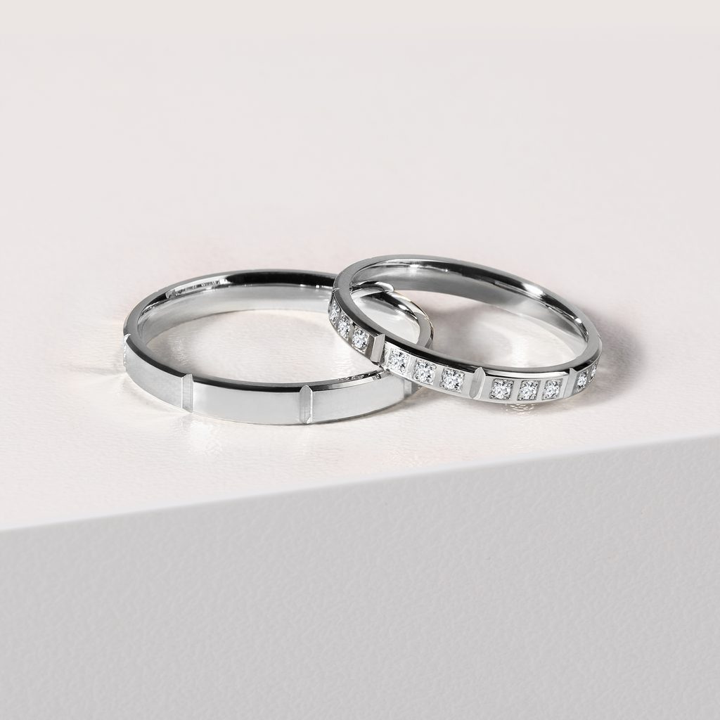 HERRENRING MIT GRAVUR AUS GLÄNZENDEM WEISSGOLD - TRAURINGE FÜR HERREN - TRAURINGE