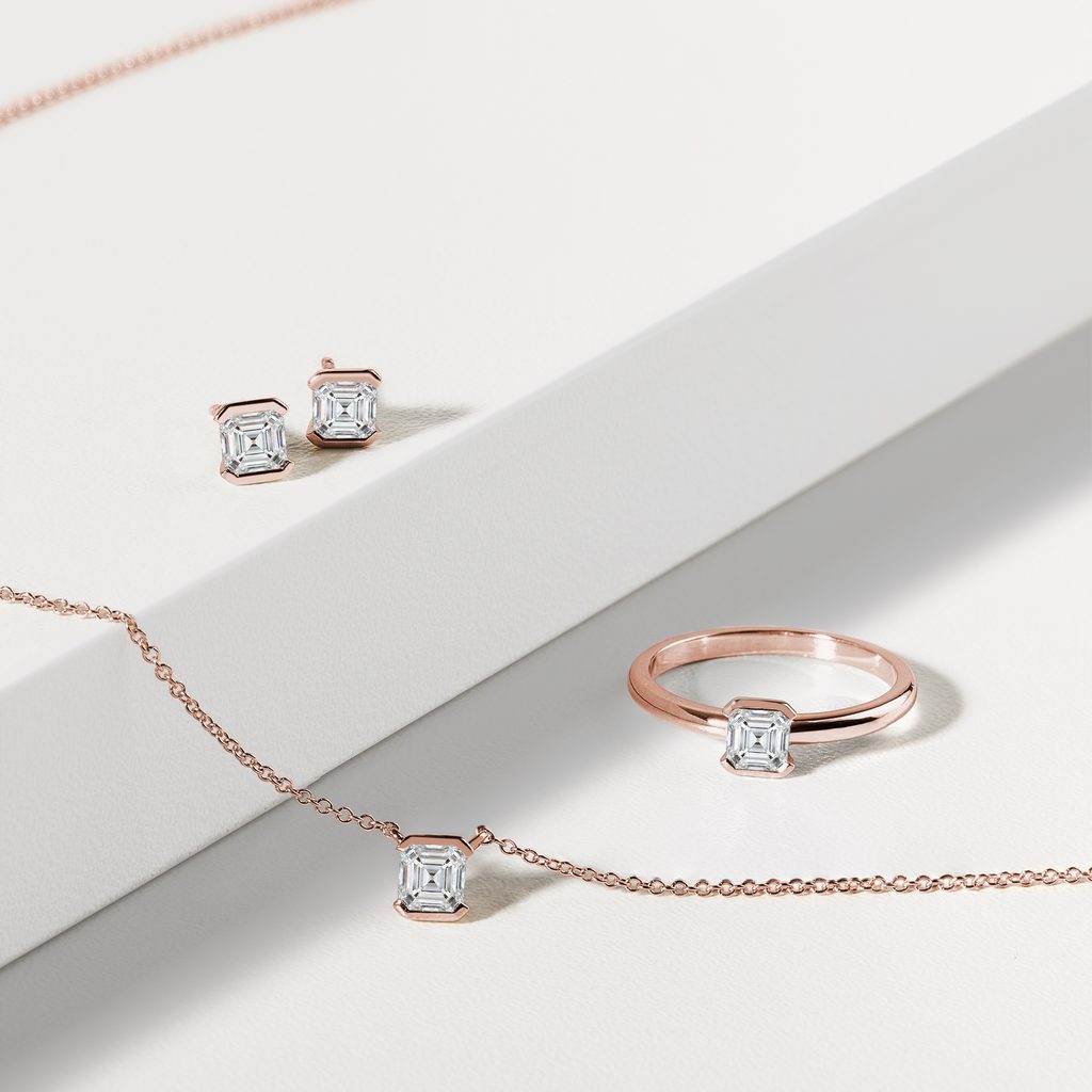 SET NÁHRDELNÍKU A NÁUŠNIC S DIAMANTY V RŮŽOVÉM ZLATĚ - DIAMANTOVÉ SOUPRAVY - ŠPERKY