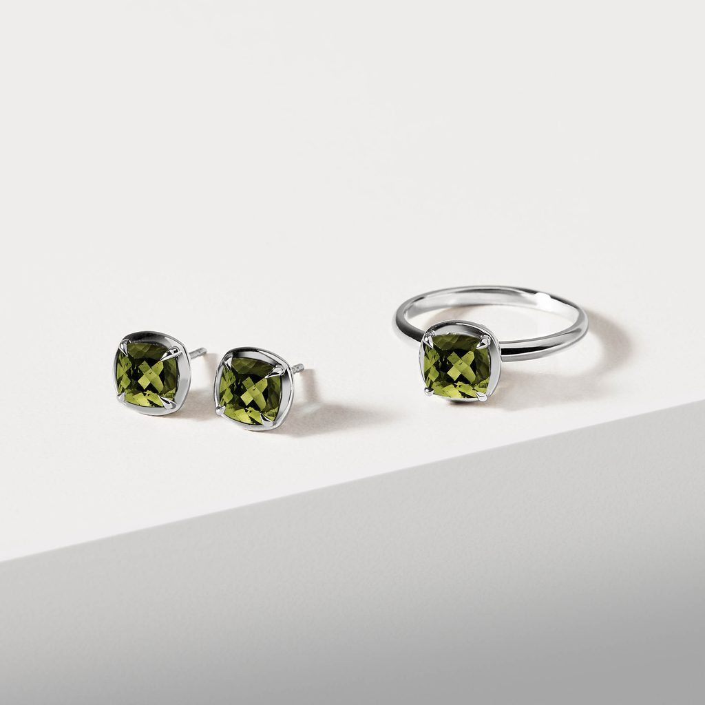 NÁUŠNICE PECKY Z BÍLÉHO ZLATA S VLTAVÍNY - NÁUŠNICE S VLTAVÍNEM - NÁUŠNICE