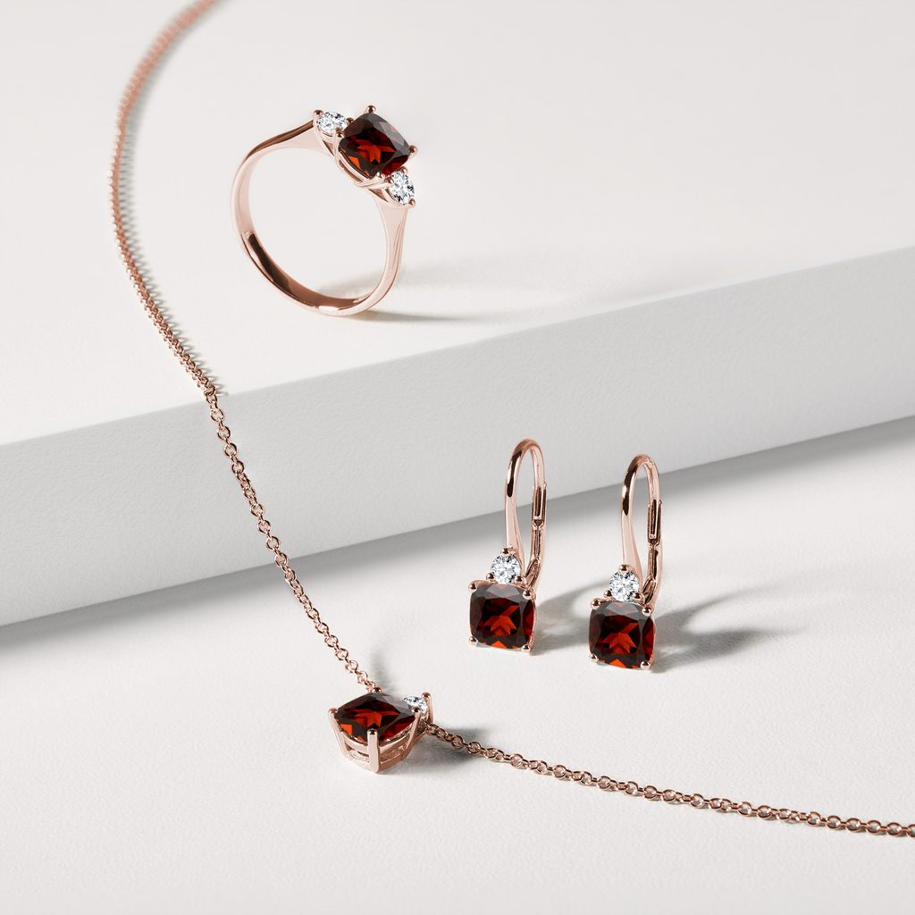 COLLIER EN OR ROSE AVEC GRENAT ET DIAMANT - COLLIERS AVEC GRENAT - COLLIERS