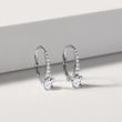 BOUCLES D'OREILLES FERMOIR DORMEUSE EN OR BLANC, AVEC DIAMANTS - BOUCLES D'OREILLES EN DIAMANT - BOUCLES D'OREILLES