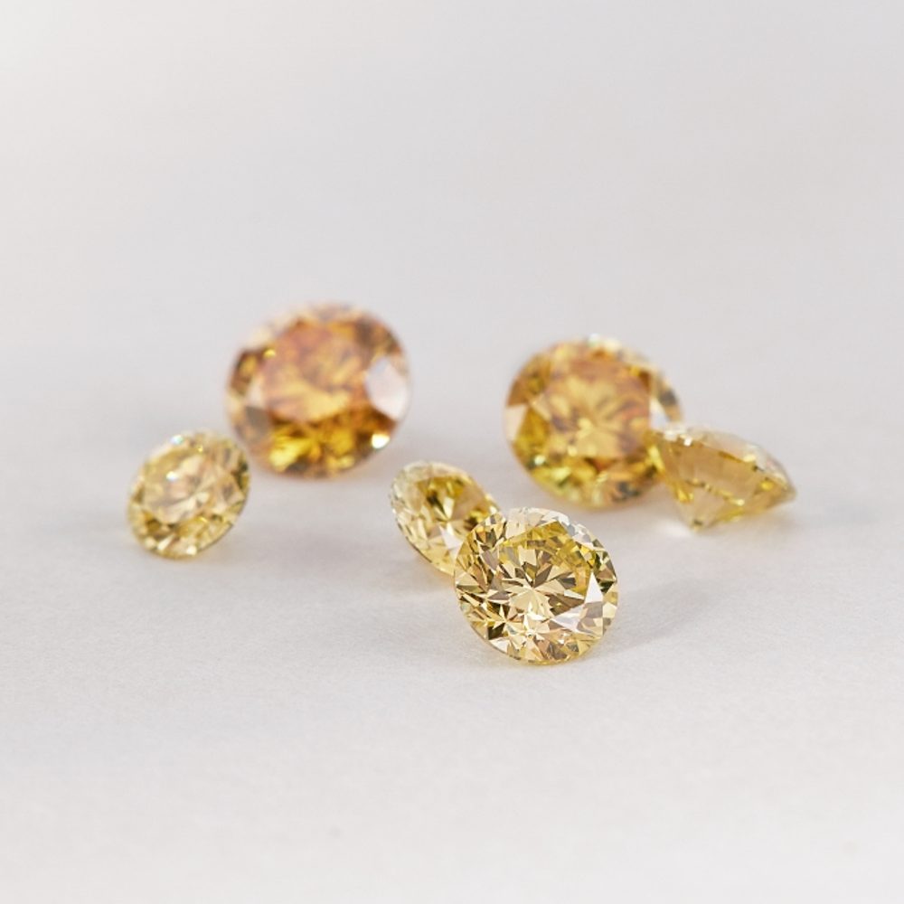 Fancy žluté diamanty: drahokamy se září slunce