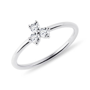 RING IN WHITE GOLD WITH THREE ROUND CUT DIAMONDS - DIAMOND RINGS - RINGS