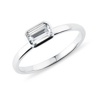 EMERALD CUT MOISSANITE RING IN WHITE GOLD - WHITE GOLD RINGS - RINGS