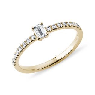 EMERALD CUT DIAMOND RING IN YELLOW GOLD - DIAMOND ENGAGEMENT RINGS - ENGAGEMENT RINGS
