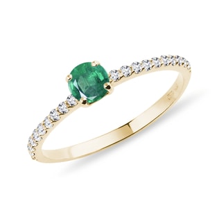 RING WITH DIAMONDS AND A GREEN EMERALD IN YELLOW GOLD - EMERALD RINGS - RINGS