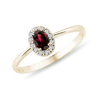 BAGUE AURÉOLE EN OR AVEC GRENAT OVALE ET DIAMANTS - BAGUES AVEC GEMMES - BAGUES