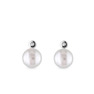 PEARL AND BEZEL CUT DIAMOND EARRINGS IN WHITE GOLD - PEARL EARRINGS - PEARL JEWELRY