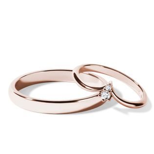 CHEVRON WEDDING RING SET WITH DIAMONDS AND SHINY FINISH IN ROSE GOLD - ROSE GOLD WEDDING SETS - WEDDING RINGS