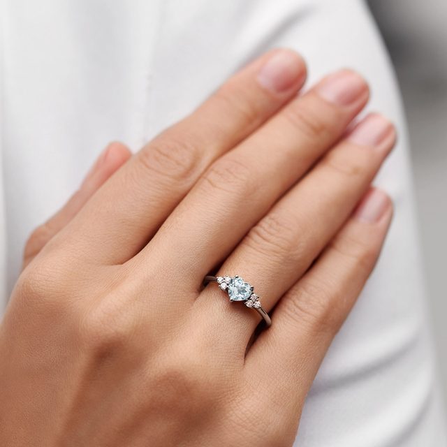 HEART SHAPED AQUAMARINE IN RING IN WHITE GOLD - AQUAMARINE RINGS - 