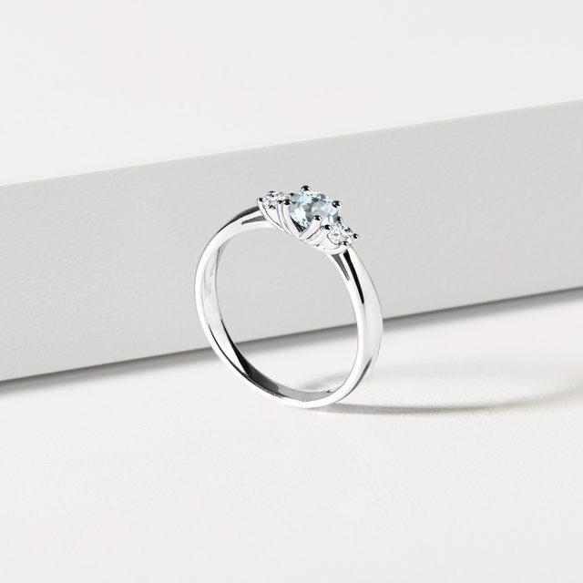 AQUAMARINE RING WITH DIAMONDS IN WHITE GOLD - AQUAMARINE RINGS - 