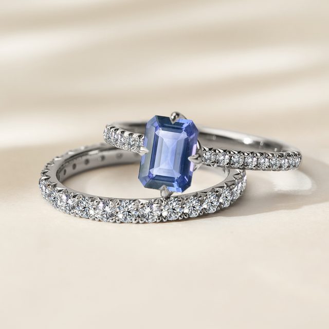 LUXE SRI LANKAN SAPPHIRE AND DIAMOND ENGAGEMENT RING - SAPPHIRE ENGAGEMENT RINGS - 