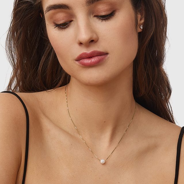 NECKLACE IN GOLD WITH FRESHWATER PEARL - PEARL PENDANTS - 