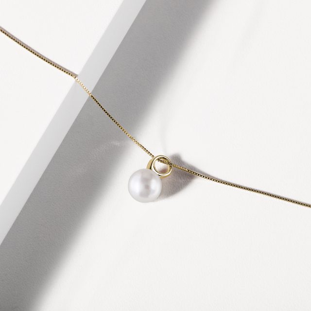 YELLOW GOLD NECKLACE WITH A FRESHWATER PEARL - PEARL PENDANTS - 