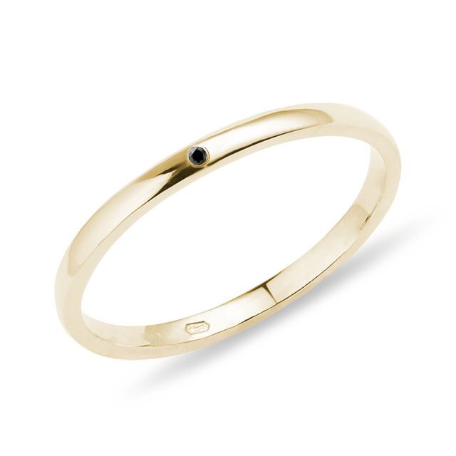 BAGUE EN OR JAUNE AVEC PETIT DIAMANT NOIR - ALLIANCES DE MARIAGE FEMMES - ALLIANCES DE MARIAGE