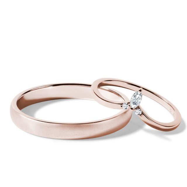 DIAMOND CHEVRON AND SATIN FINISH WEDDING RING SET IN ROSE GOLD - ROSE GOLD WEDDING SETS - WEDDING RINGS