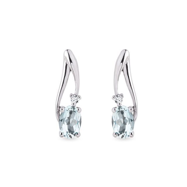 BOUCLES D'OREILLES SERTIES D'AIGUES-MARINES ET DE DIAMANTS - BOUCLES D'OREILLES EN AIGUE-MARINE - BOUCLES D'OREILLES