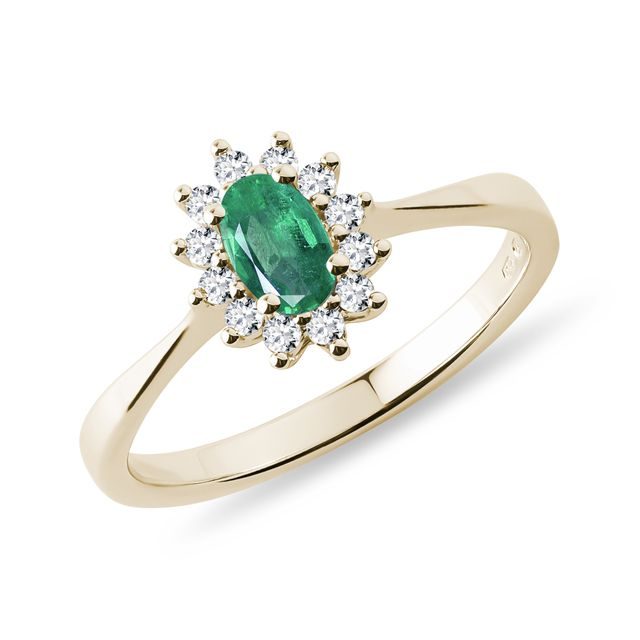 GOLD RING WITH OVAL EMERALD AND BRILLIANTS - EMERALD RINGS - RINGS