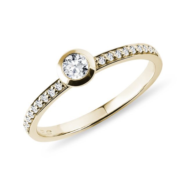BEZEL-SET DIAMOND ENGAGEMENT RING IN YELLOW GOLD - DIAMOND ENGAGEMENT RINGS - ENGAGEMENT RINGS