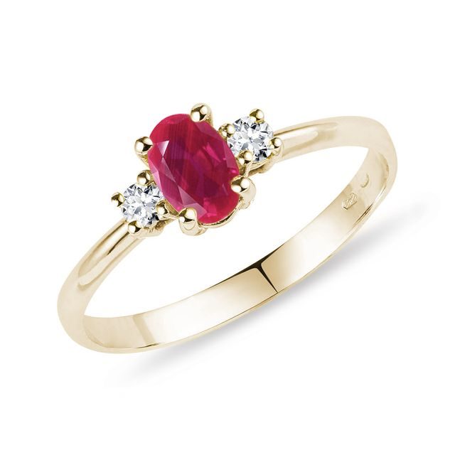 ELEGANT YELLOW GOLD RING WITH RUBY ​​AND DIAMONDS - RUBY RINGS - RINGS