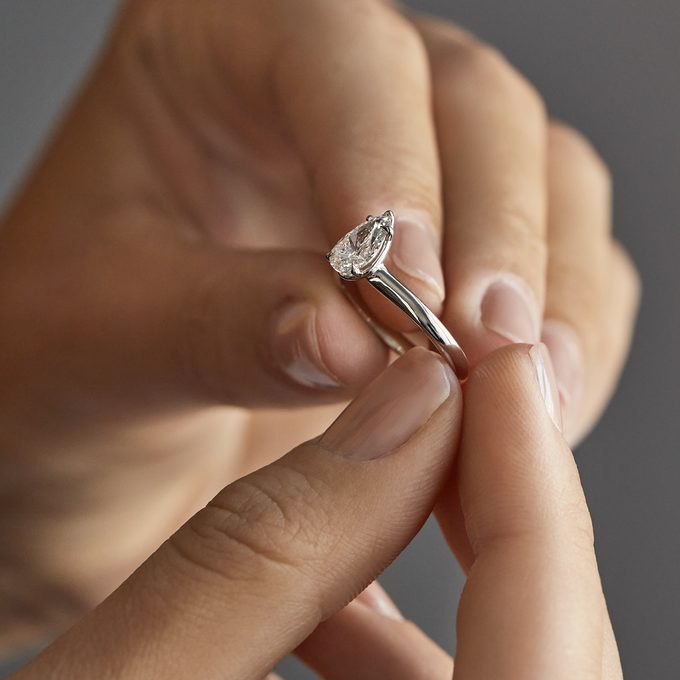 diamantový prsten s rubínem ve žlutém zlatě - KLENOTA