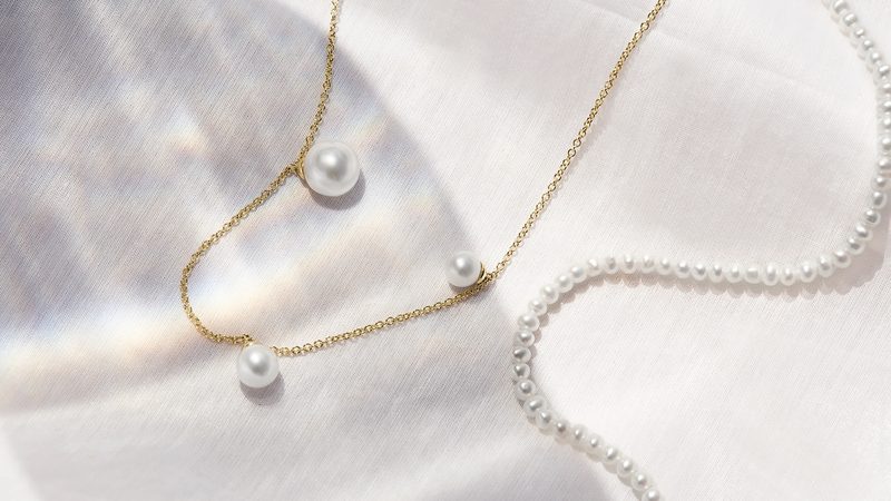 Gold pearl pendants