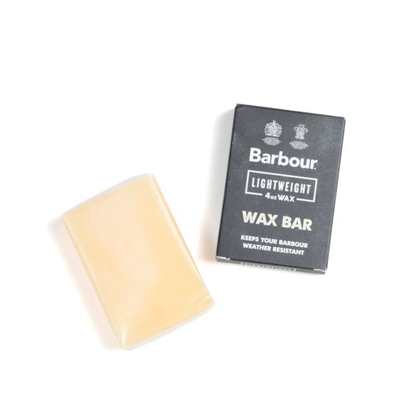Ochranný vosk na lehké voskované bundy Barbour Lightweight Jacket Wax Bar (75 g)