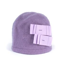 Elegantní klobouk s dvěma mašličkami fialový