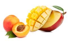 Mango and apricot thickener with fruit pieces 250 g