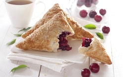 Cherry filling with fruit pieces Mella Filling Ireks - 500 g