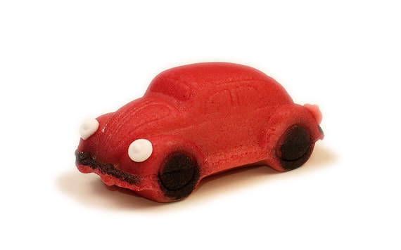 CAR BEETLE RED - MARZIPAN CAKE TOPPER