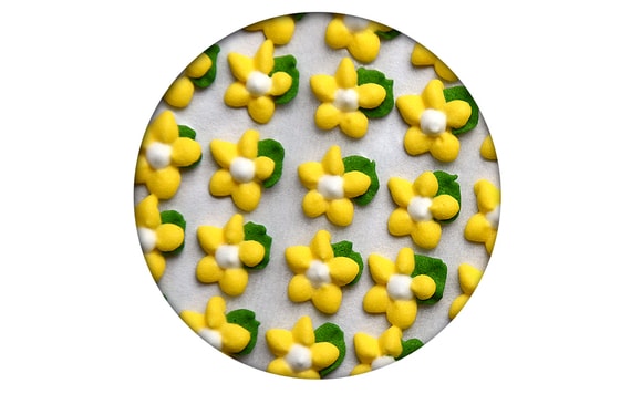 SUGAR DECORATION - FLOWERS SIMPLE WITH A LEAF 35 PC. YELLOW