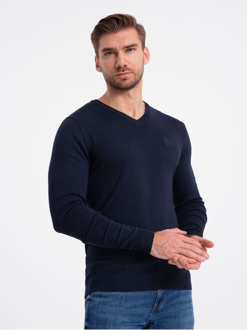 Klasický tmavo modrý sveter s véčkovým výstrihom V22 SWBS-0107