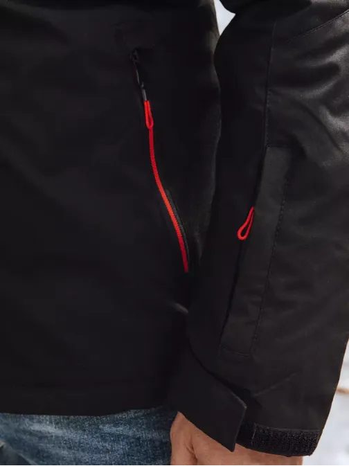 Štýlová zimná čierna bunda s červenými detailmi